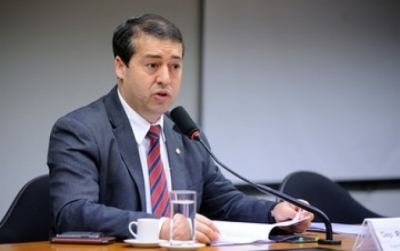 Ministro do Trabalho diz ser contra terceirização e negociado sobre o legislado